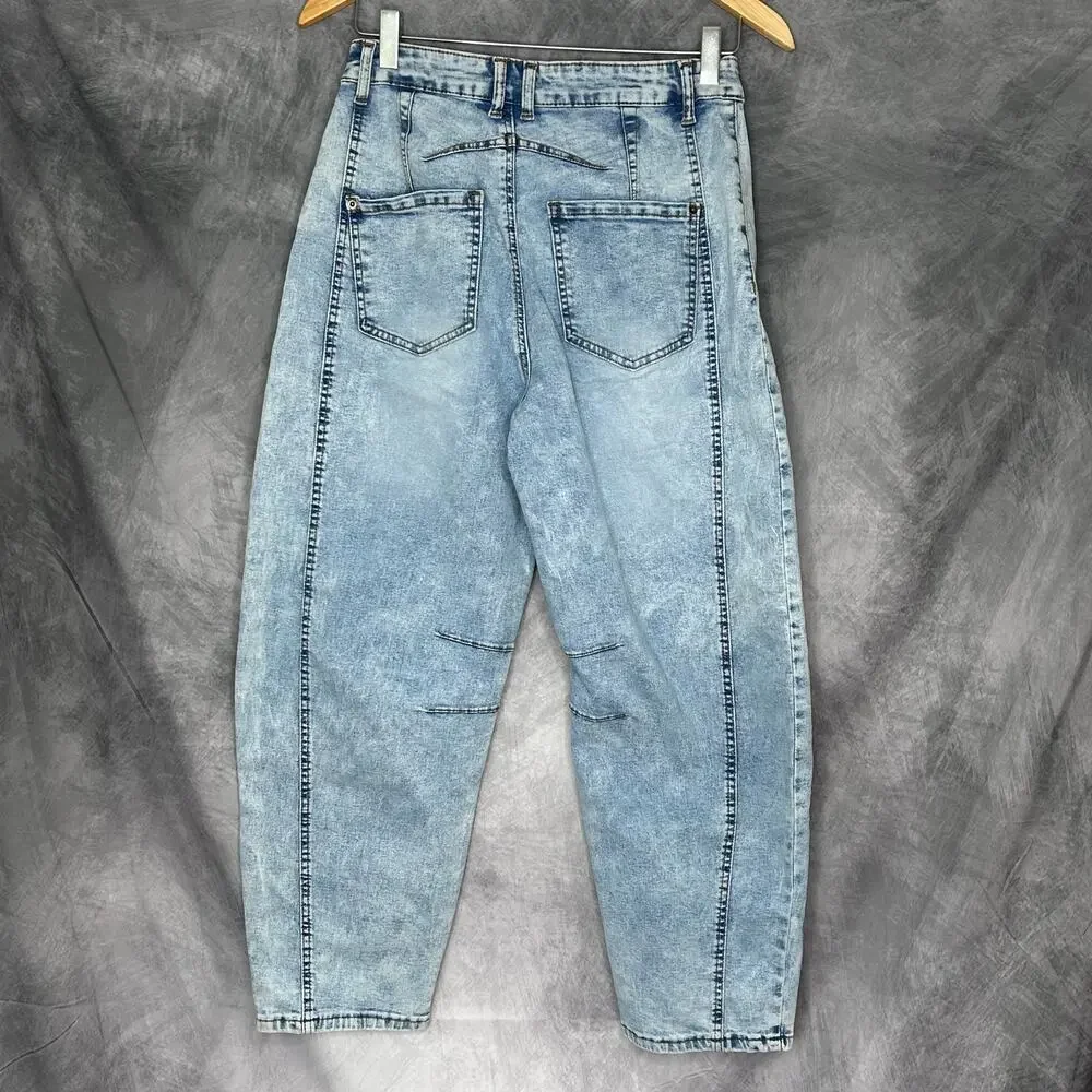 NWOT Jeans Women Small 28 Wide Leg Barrel Leg Light Wash Mid Rise Skater Y2K